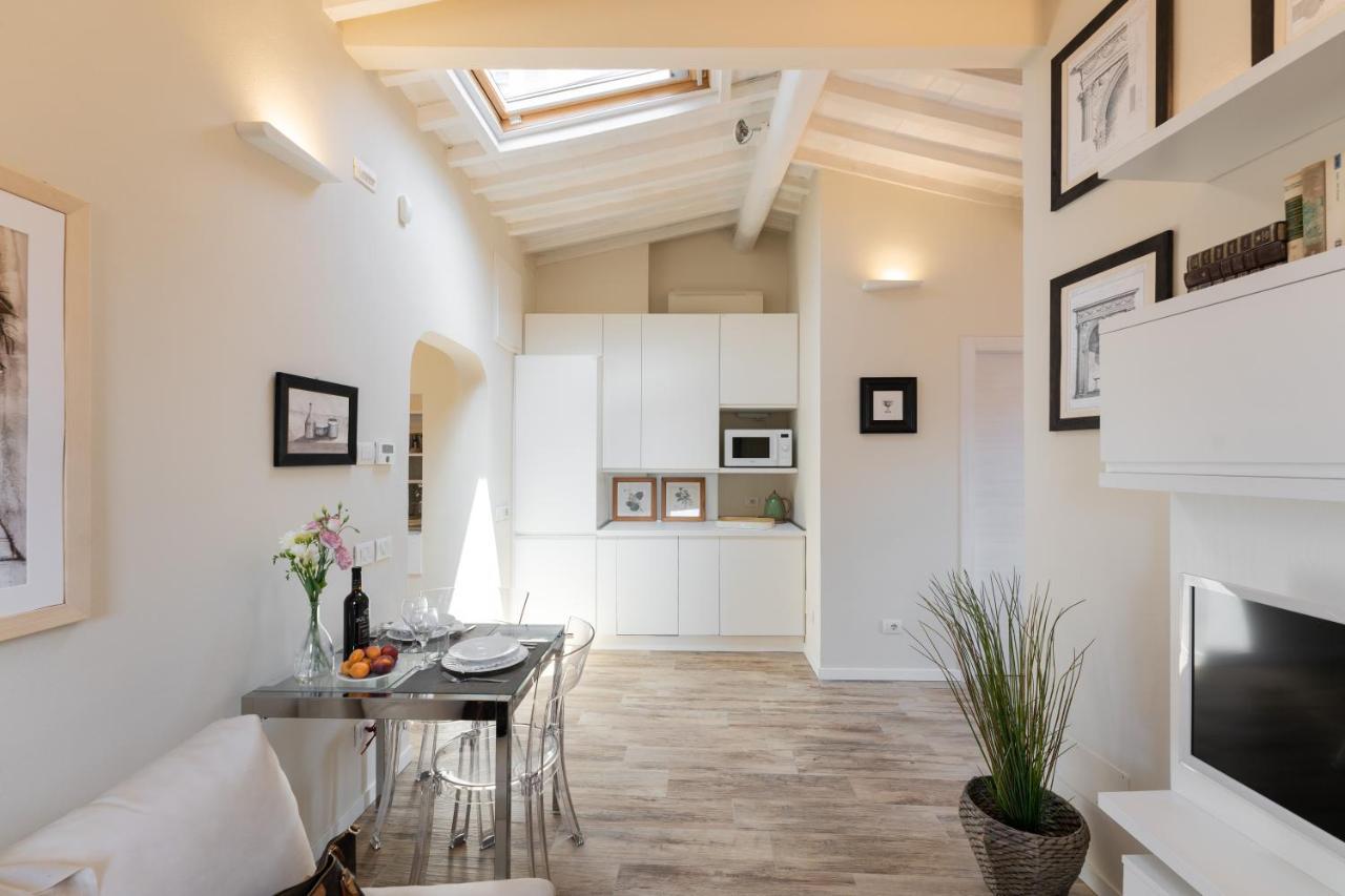 Terrace In Piazza Strozzi-center Of Apartment *